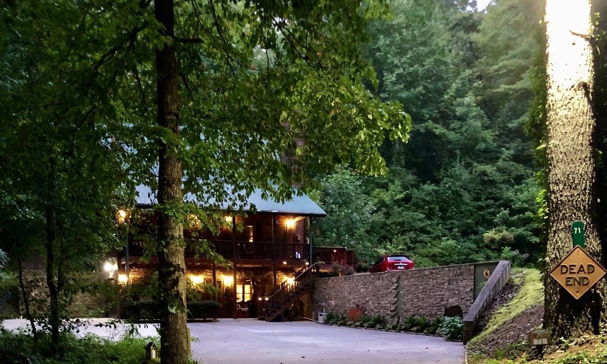 Sky Valley Cabin | Hot Tub and Beautiful Deck, Sky Valley Amenities, Sleeps 5