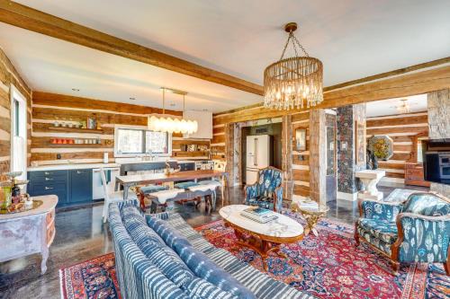 Pine Bush House | Hot Tub & Fire Pit! Eclectic Ulster County Cabin