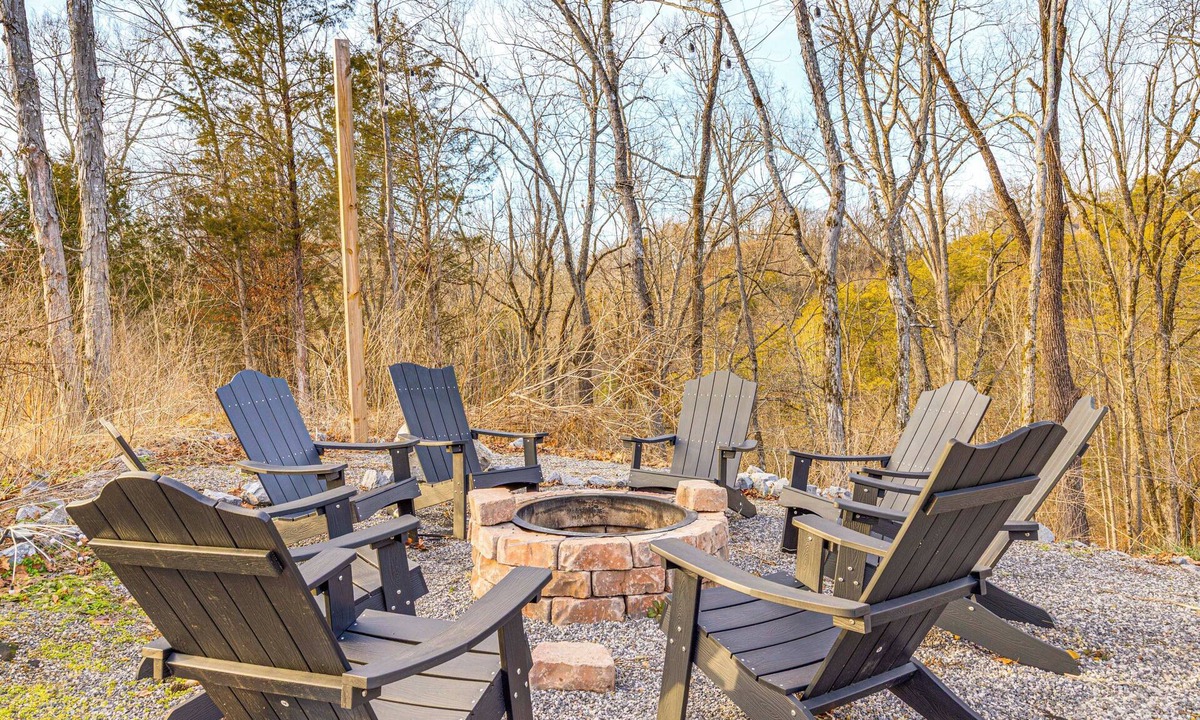 Sevierville Cabin | Hot Tub, Games & Pool: Sevierville Family Retreat