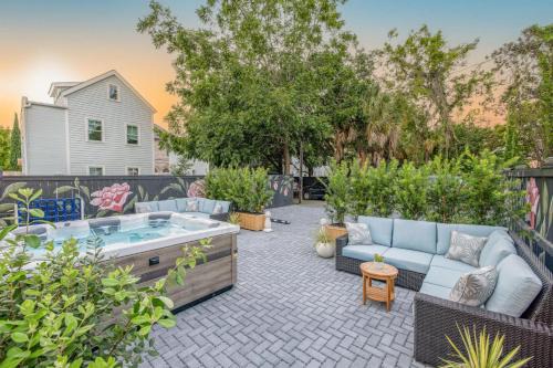 Cannonborough Elliotborough House | Hot tub & Parking - 3 Blocks to King