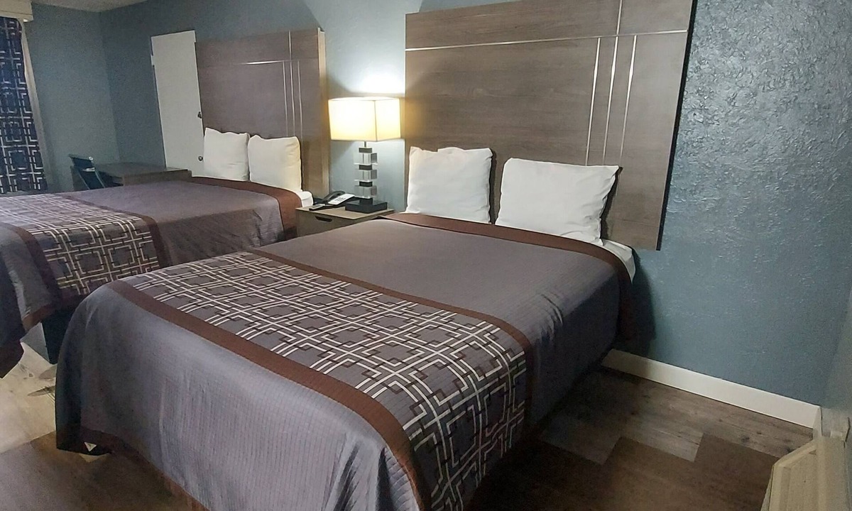 DeLand Hotel | HOTEL BLUE