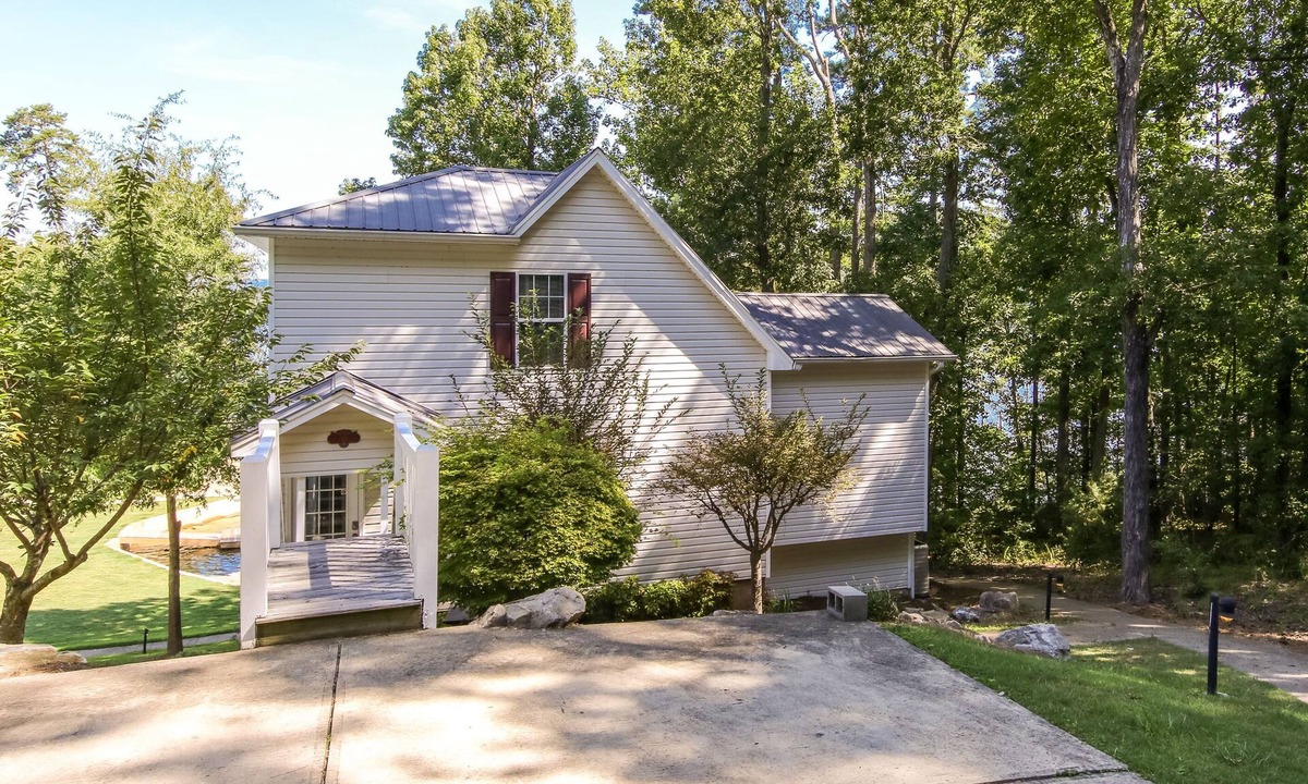 Leesburg House | House #10 Paradise Found (pet friendly) private pier