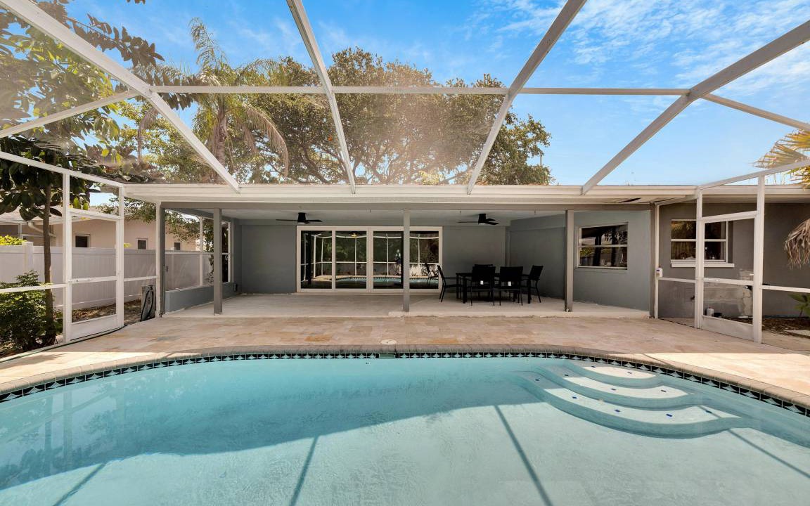 Seminole House | House ∙ 4 bedrooms ∙ 14 guests