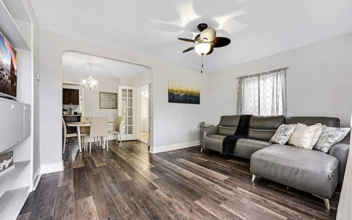 Highland Garden House | House close to restaurants, bars, beach