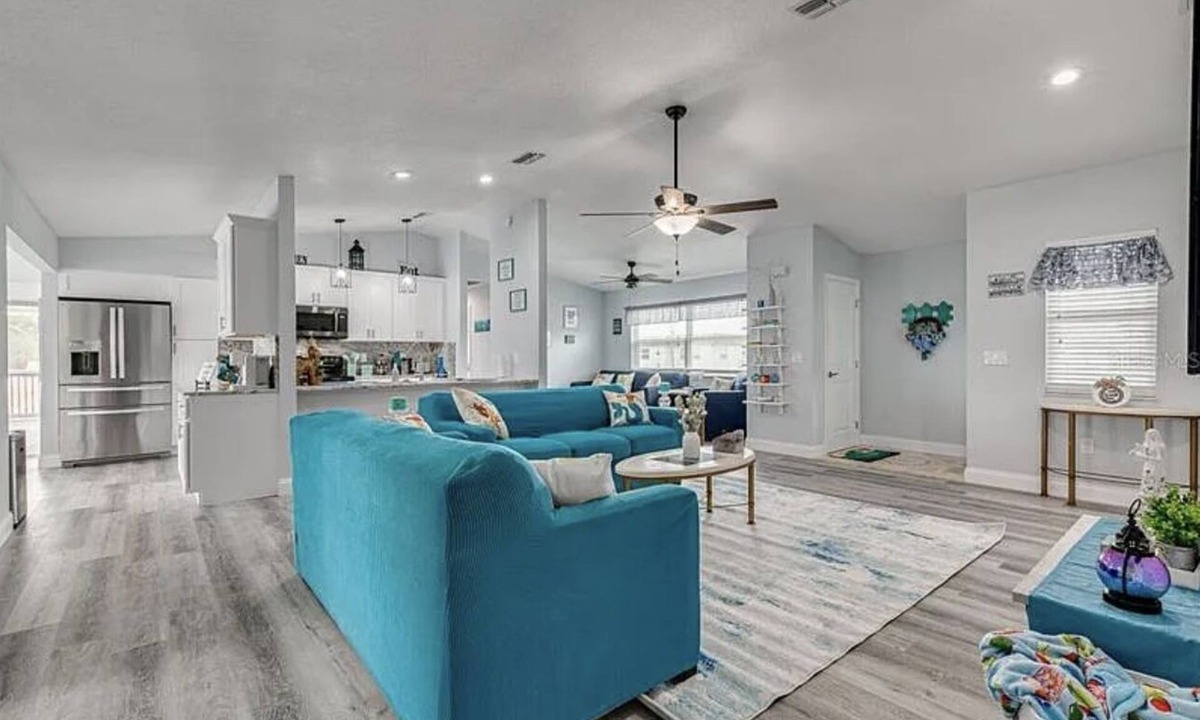 Spring Hill House | House on the canal with game room and beach volleyball!