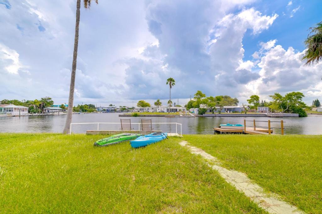 Signal Cove House | Hudson Waterfront Vacation Rental with Boat Dock!