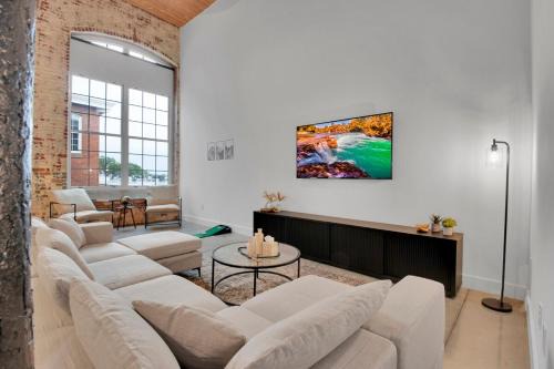 Judson Apartment | Huge Open Loft Arts District 5 mins to DT GVL