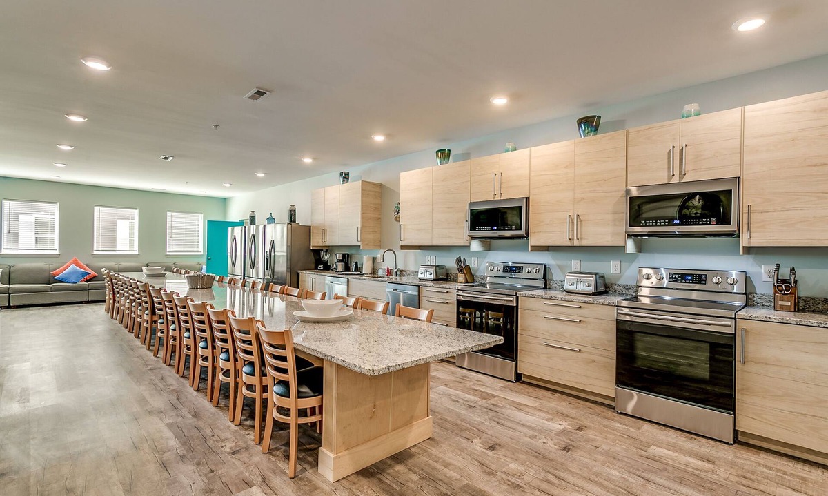 North Myrtle Beach House | HUGE POOL, STOCKED GAME ROOM, SLEEPS 50, 1 min WALK TO BEACH, INCREDIBLE VIEWS!