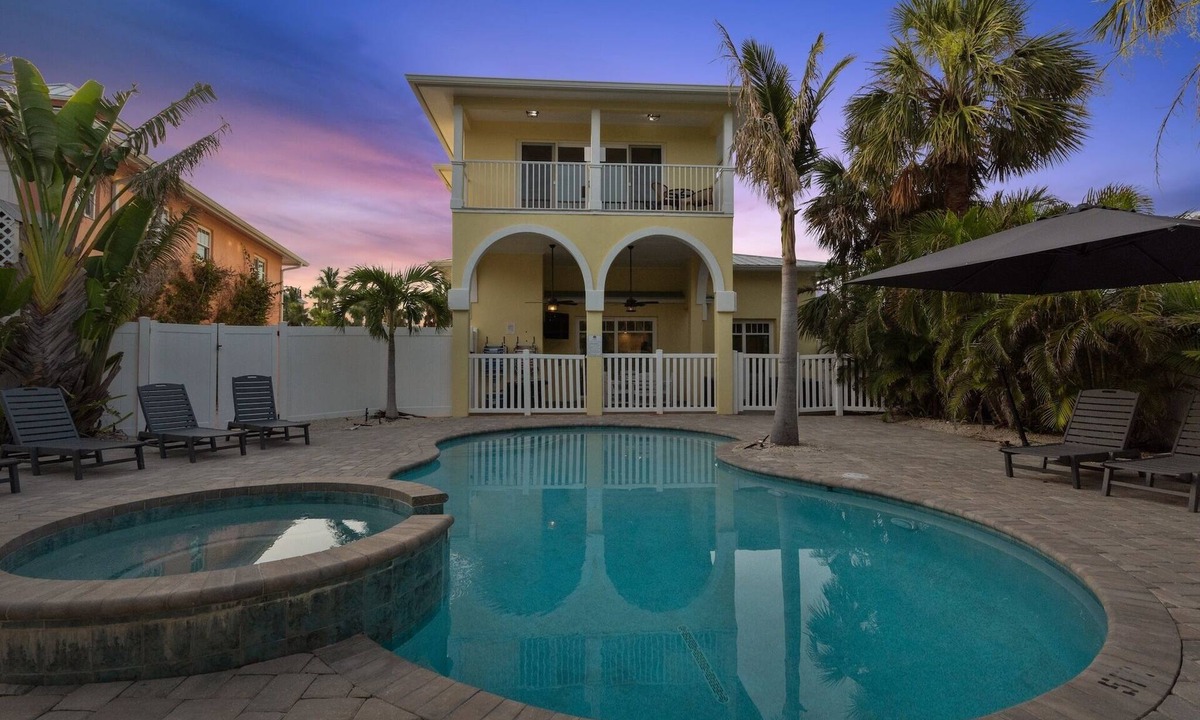 Siesta Key Village House | Huge Yard with Heated Pool, Steps to Beach - The Pool House