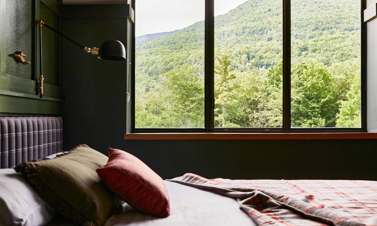 Hunter Hotel | Hunter Lodge, a Bluebird by Lark