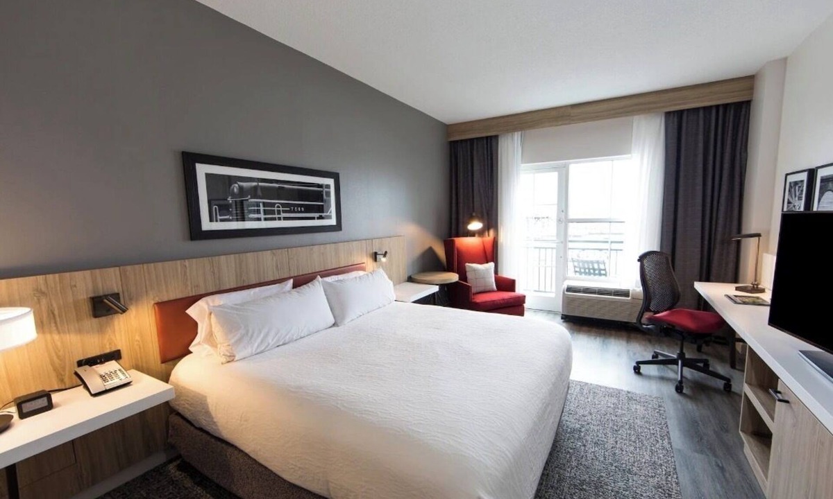 Historic District - North Hotel | Hush-Worthy Historic District Savannah Room