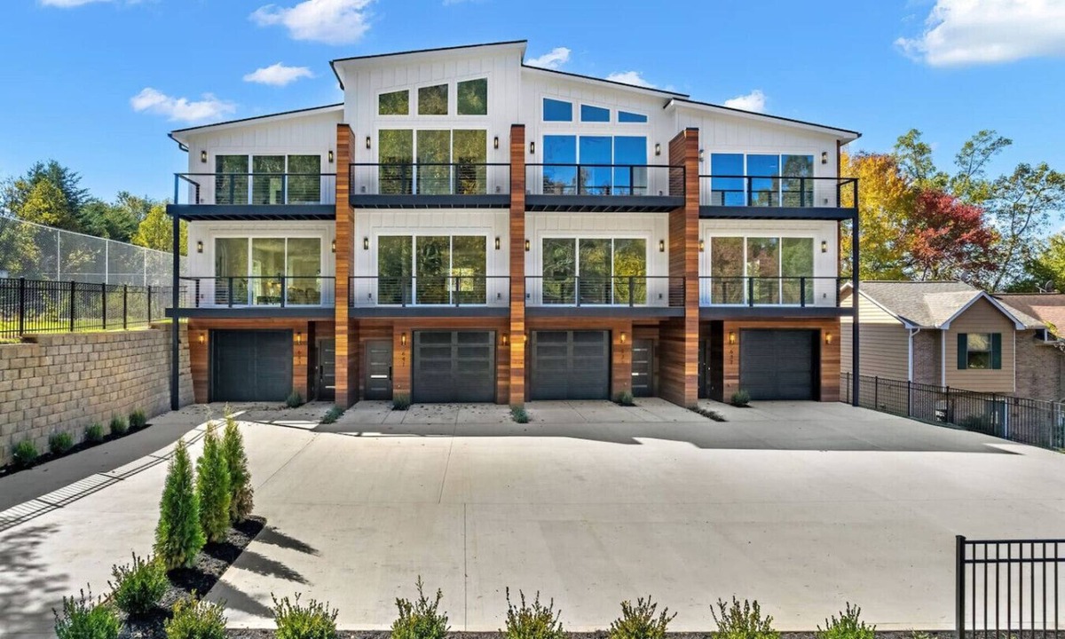 Ashley Oaks Villa | Idlewood Suites ~ 3-Story West Knoxville Suite #4