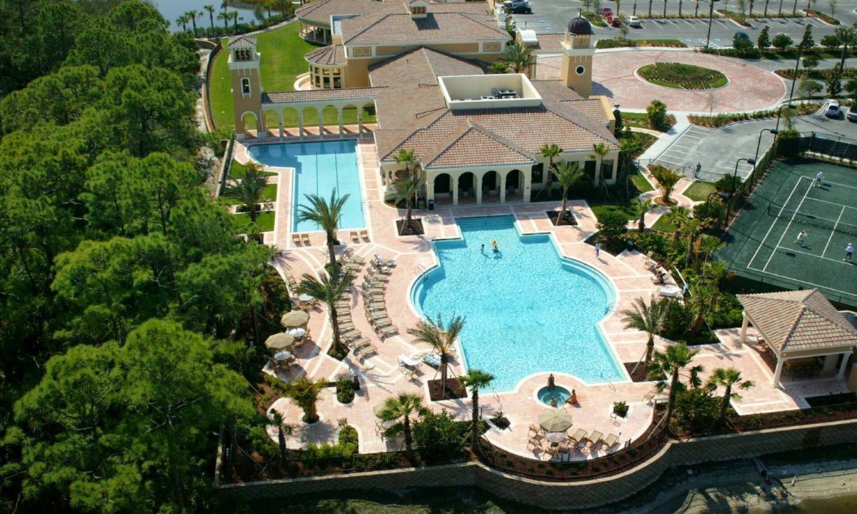 Nokomis House | Imagine living in luxury at the Magnificent Venetian Golf and River Club!