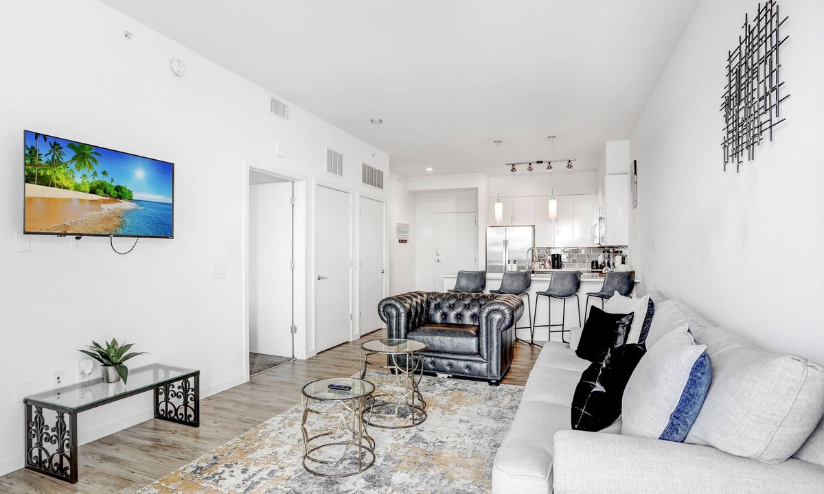 Channel District Apartment | Includes access to top of the line Gym, Luxary Pool, & City View Sky Lounge