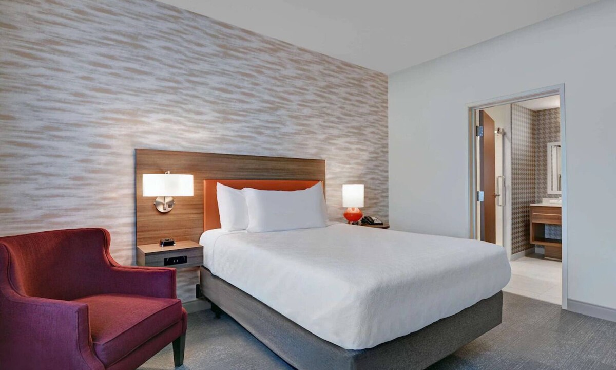 Upper Grand Lagoon Hotel | Indulge in Home Like Comfort w/Pool & Gym Onsite + Free Breakfast