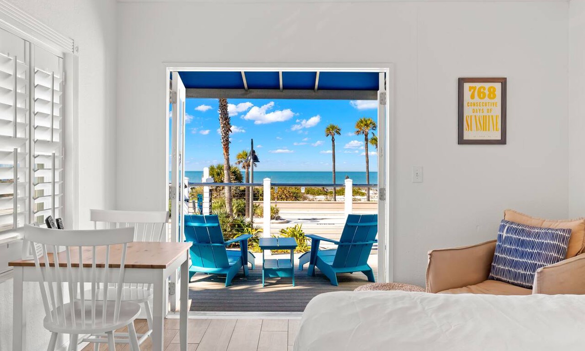 Pass-a-Grille Hotel | Inn on the Beach - 18+ only