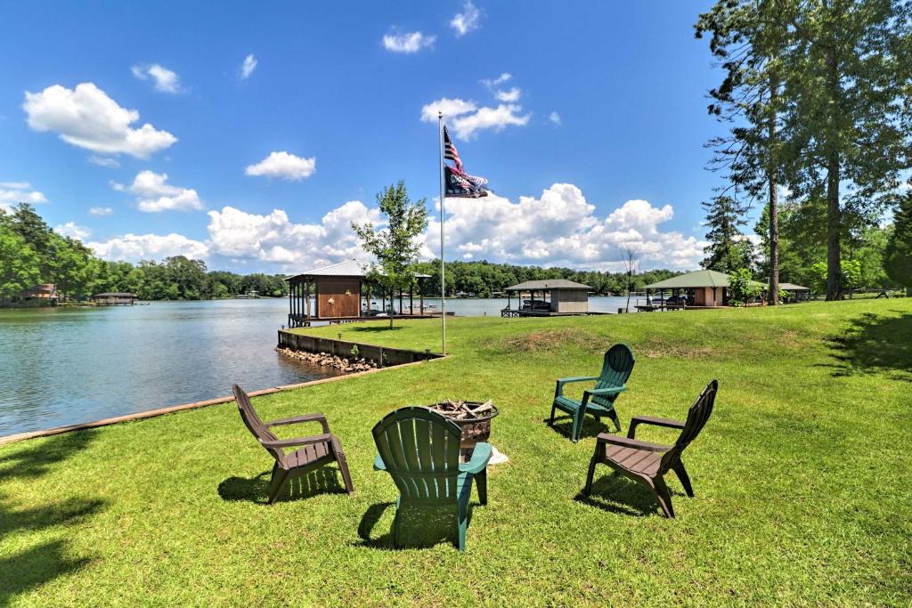 Milledgeville House | Irish Rover Lake Home with Yard Bar and Dock!