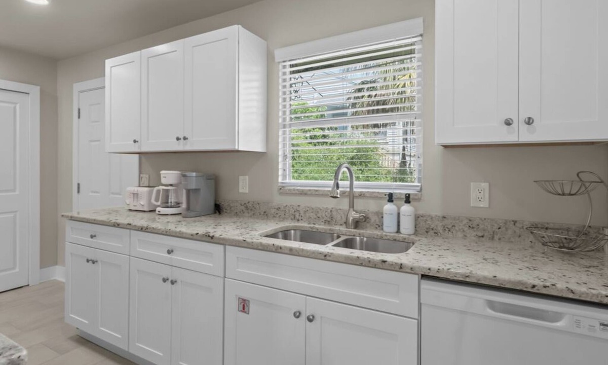 Sanibel Cottage | Island Charm Meets Modern Comfort — Walk to Sanibel’s Beautiful Beaches!
