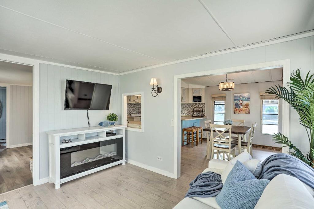 Nettles Island House | Jensen Beach Home with Private Beach Access!