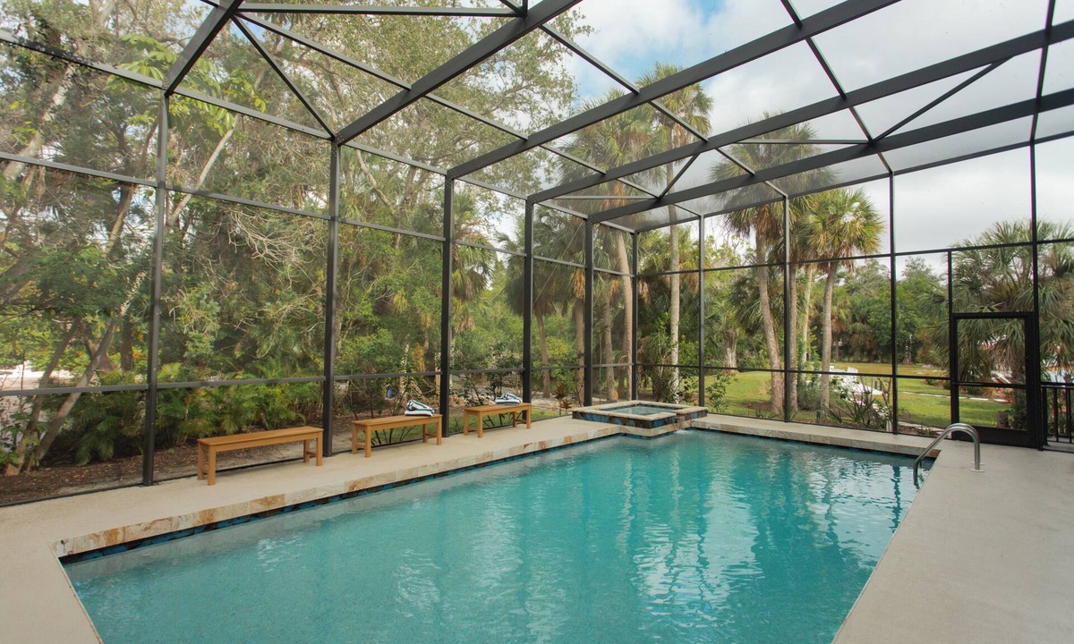 Trailer Estates House | July Open! Pickleball+ Heated Pool + Cold Plunge