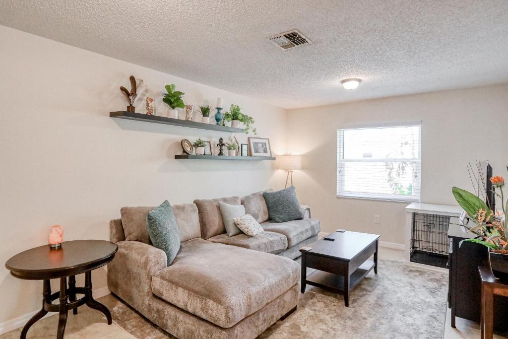 Indian Beach Sapphire Shores House | Jungalow Oasis
