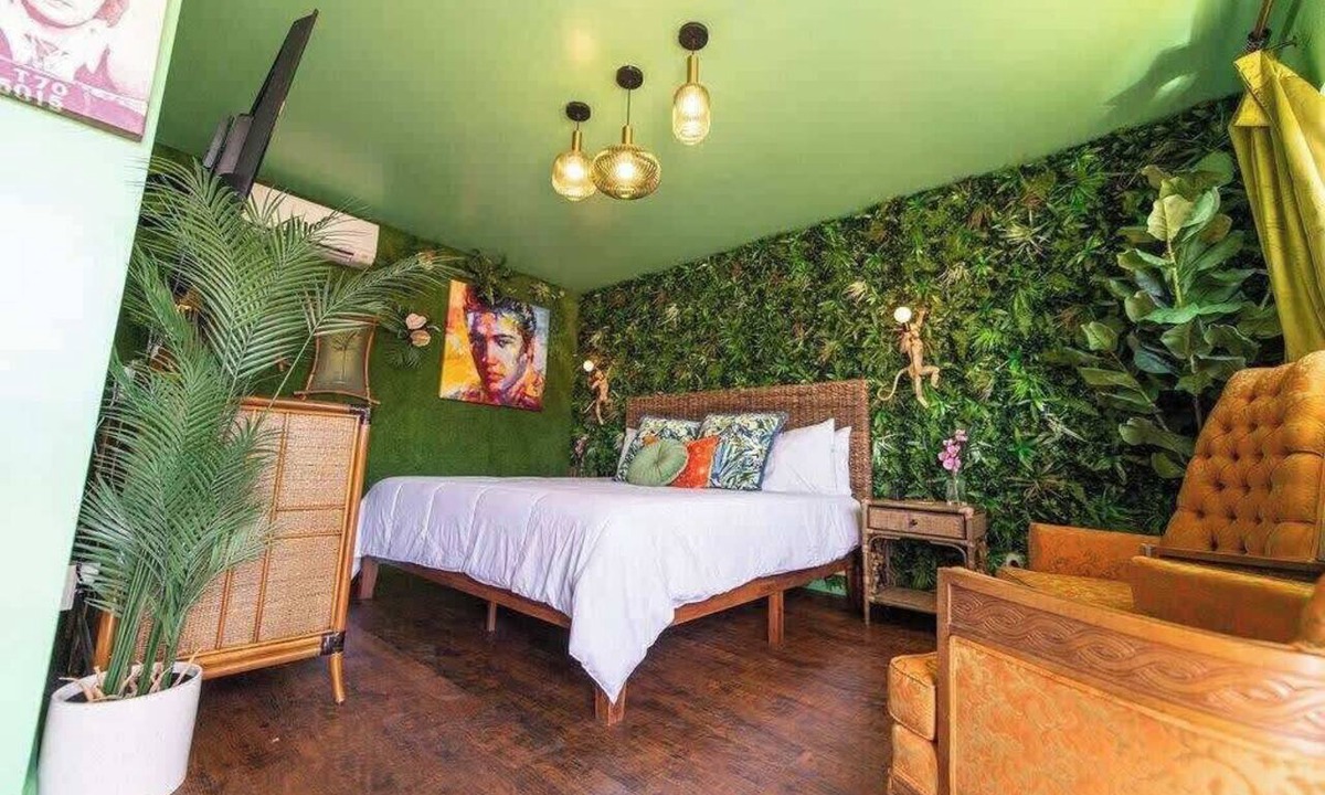 Trenton Hotel | Jungle Room #7 – Retro 1960s Motel Near Chattanooga
