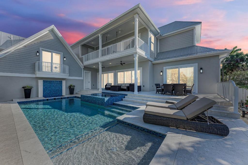 Holmes Beach House | Just Beachy managed by Beach Retreats