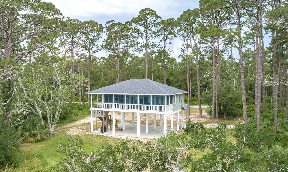 Carrabelle House | Just One More Fish- 2BR/2BA sleeps 6