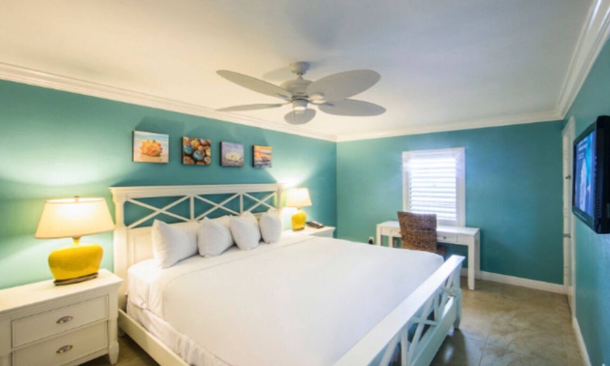 Captiva Apartment | Just What You Were Looking For! Onsite Restaurant, Free Parking, Outdoor Pool