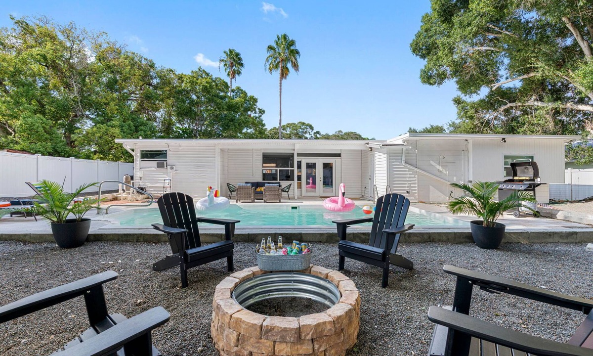 Seminole House | Just WOW! + Heated Pool + 10 Mins to Beach + Games + Foosball & More!