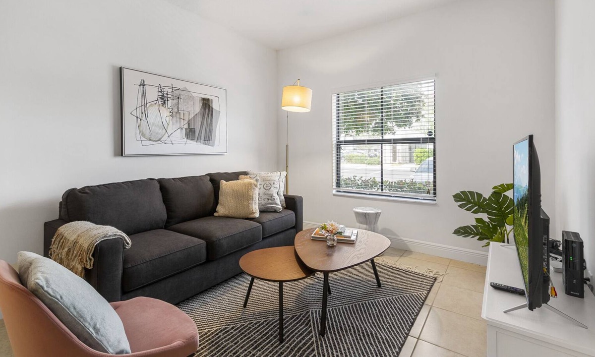 Davie Apartment | Kasa | Family Friendly 3BD Near Davie Golf Club | Fort Lauderdale