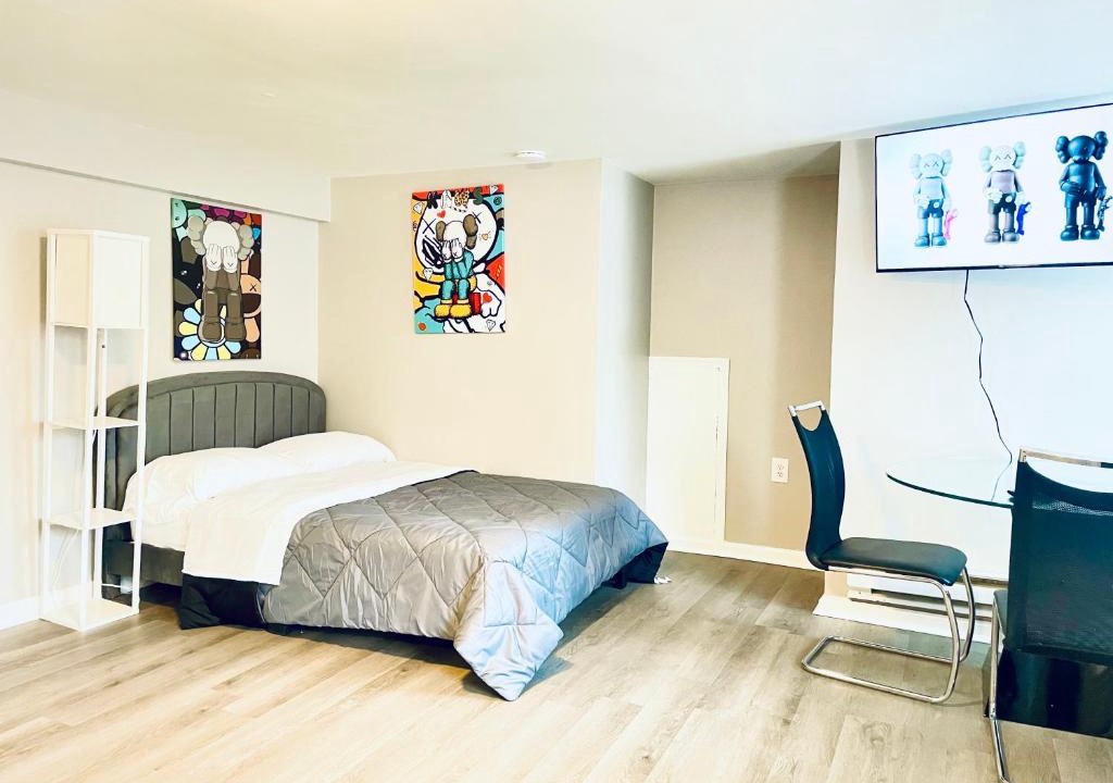 Chester Apartment | KAWS 2 Full Bed Apartment by CityLux - 10 mins from Airport