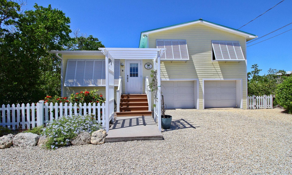 Marathon House | Key Lime Kottage- Waterfront Home on Gulf of Mexico w/Private Pool, Dock & More