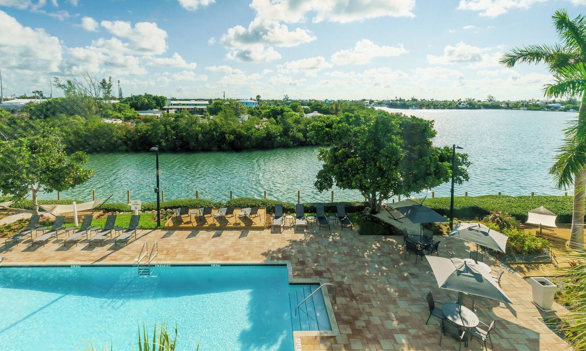 Marathon Hotel | Keys Vacation Starts Here! Three Amazing Units, Free Breakfast, Outdoor Pool