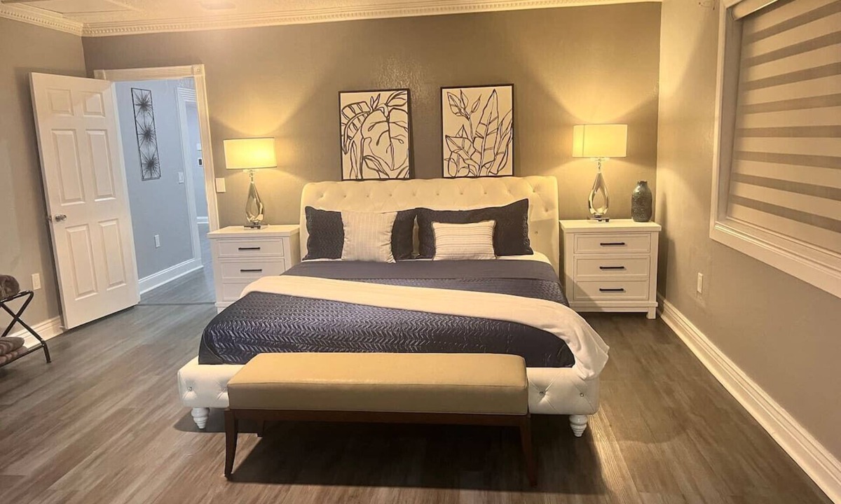 Miami Gardens House | King Bed, 3 miles to Stadium