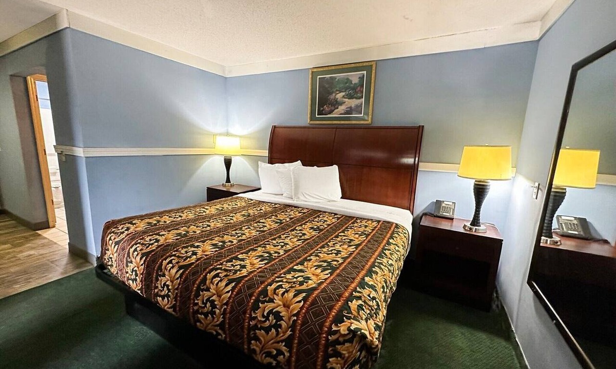 Ridgeway Apartment | King Bed|Smoking|Ridgeway
