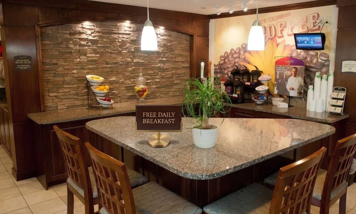 East Stroudsburg Apartment | King Studio Suite w/Kitchenette in Poconos
