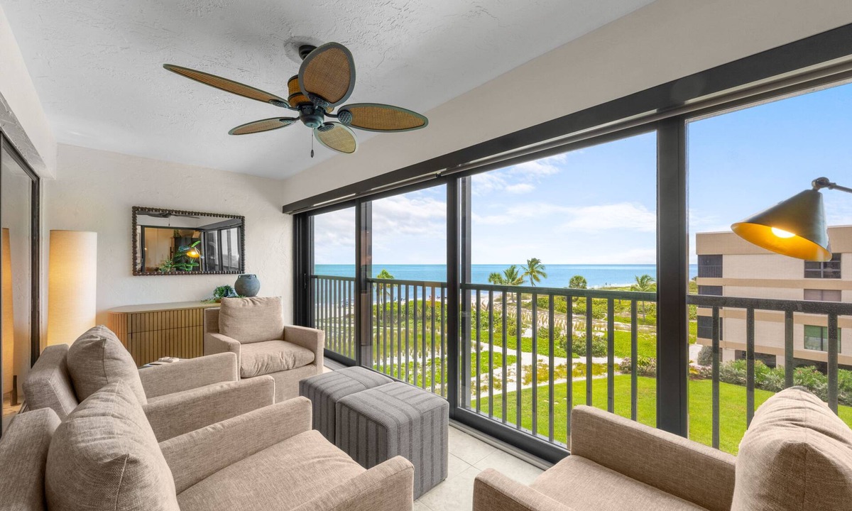 Sanibel Condo | Kings Crown 305 | Sanibel Island Beachfront Condo