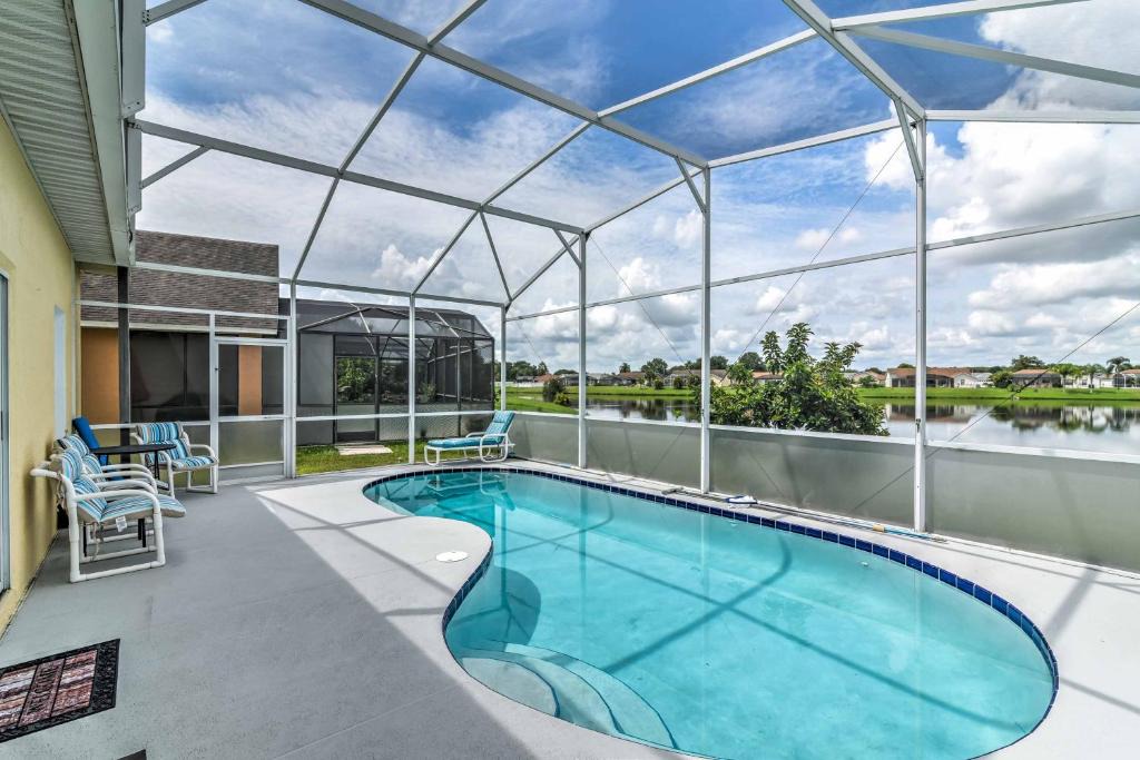 Lakeside Estates House | Kissimmee Retreat w/Pool: Near Disney & Golf!