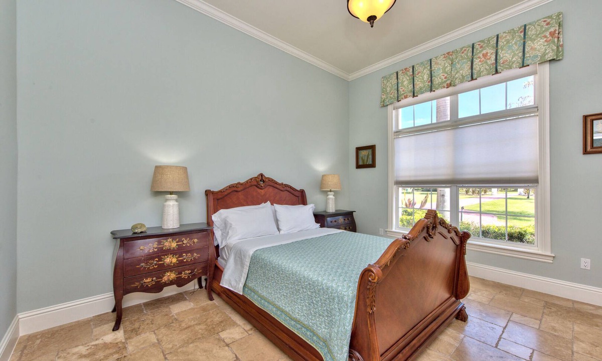Rural Estates House | Knickerbocker Suite 06 Furnished 1BR 1BA with Pool