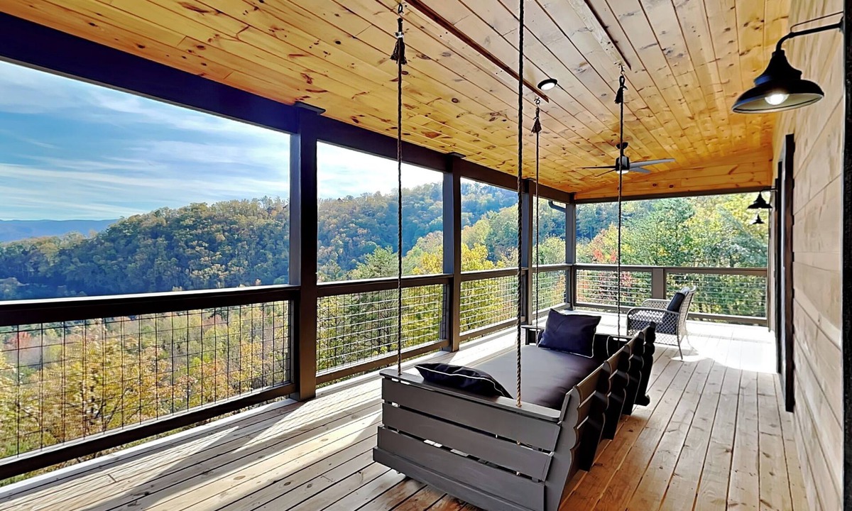 Gatlinburg - Pigeon Forge Cabin | Knockin on Heaven's Door by Jackson Mountain Rentals