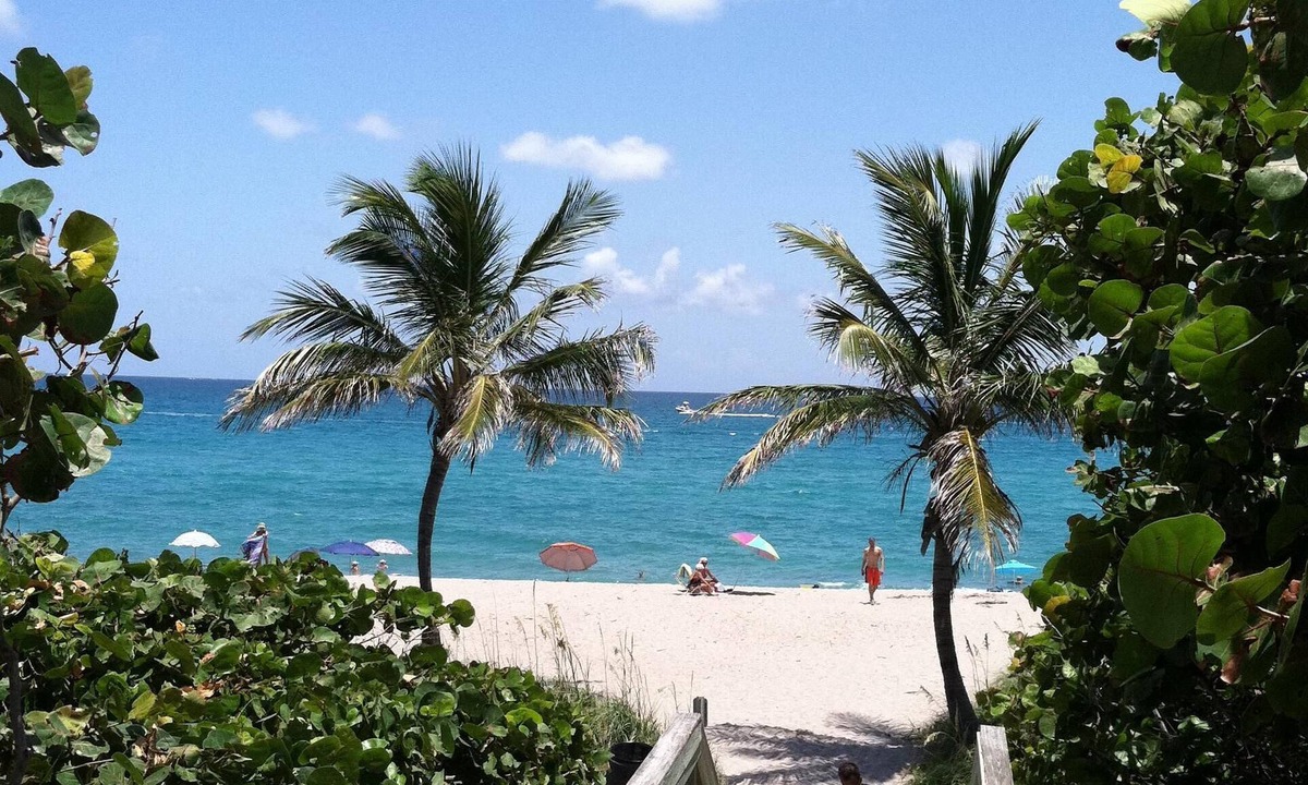 Jupiter Cottage | KOZY COTTAGE - October, November openings! 2.7 m from beach, UVC clean,