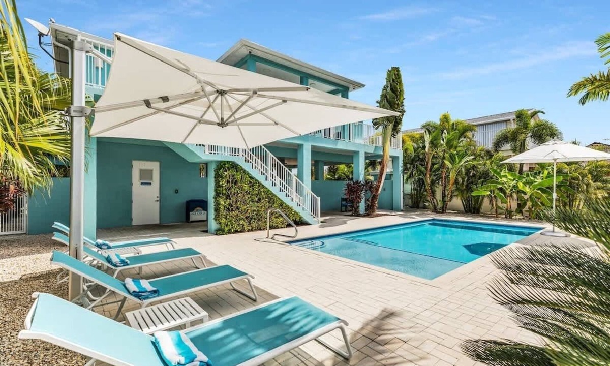Marathon House | La Casa Iguana Luxury Canal | 3 Bed, 3 Bath