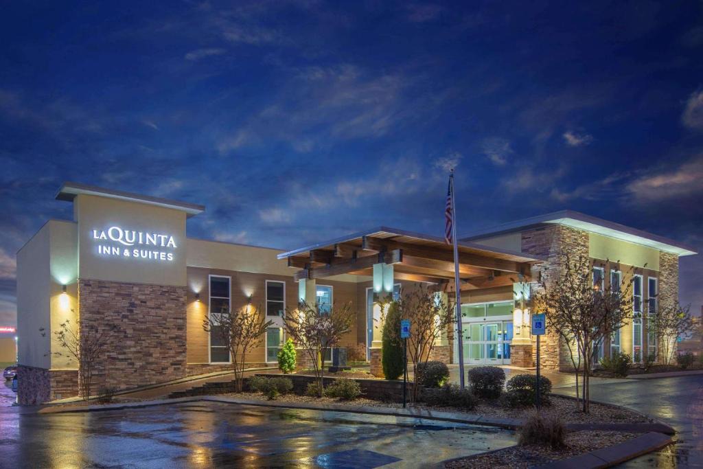 East Ridge Hotel | La Quinta by Wyndham Chattanooga - East Ridge