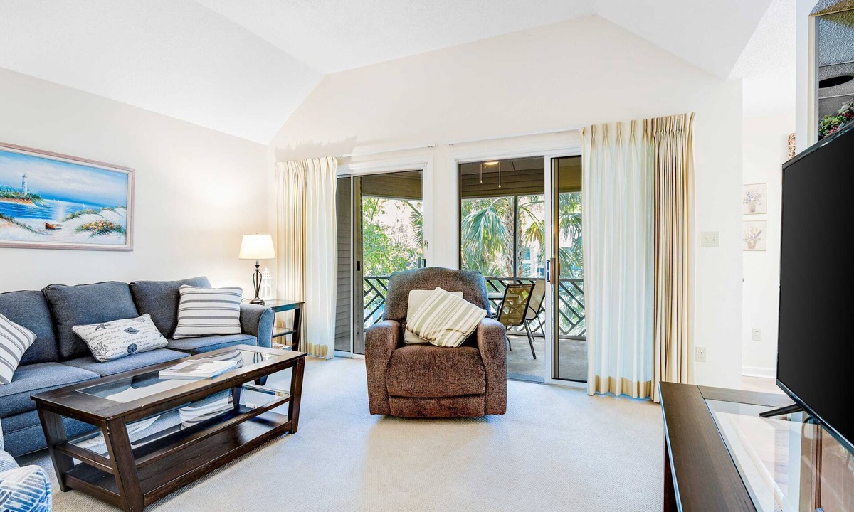Kiawah Island House | Lagoon view, second floor villa w/screened in porch, short walk to the beach