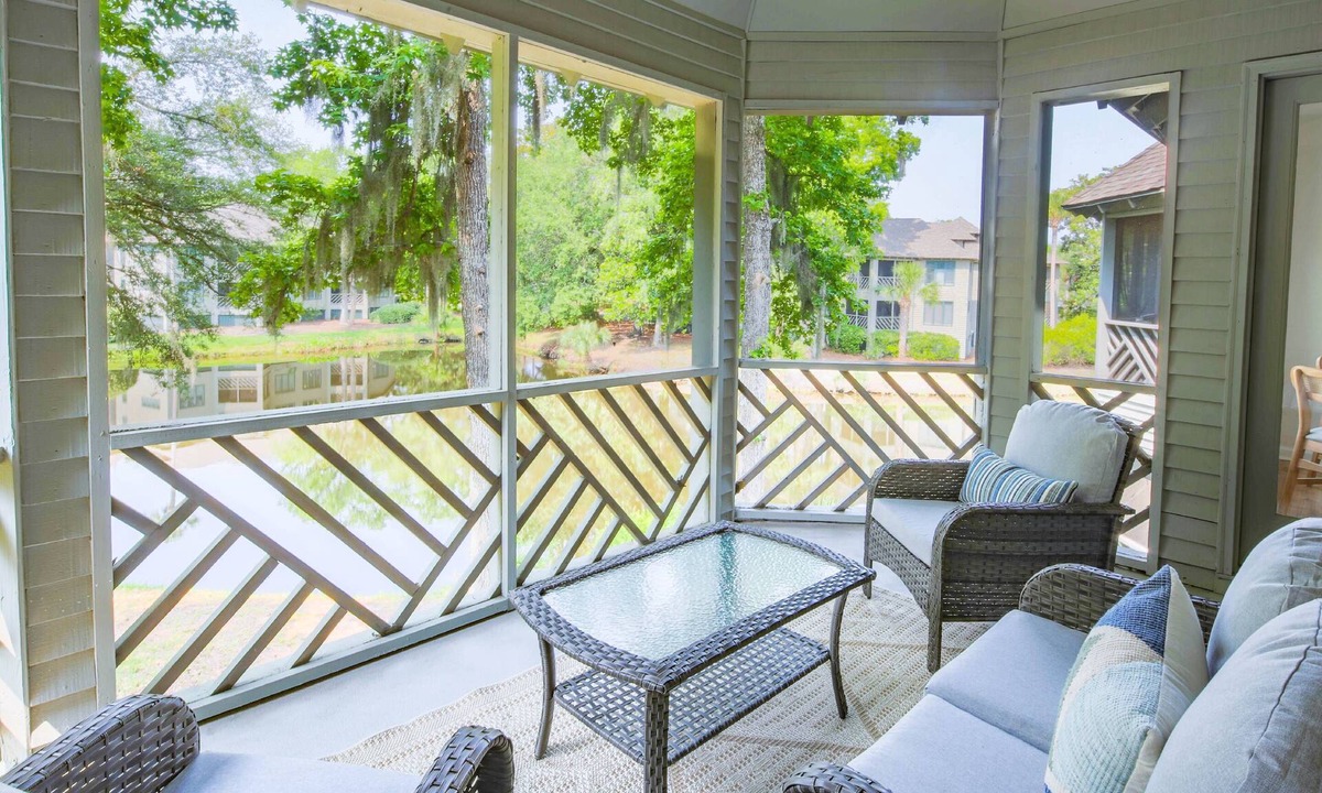 Kiawah Island Villa | Lagoon Views, Dog Friendly & Beautifully Renovated - Perfect for a Couple's Beach Getaway!