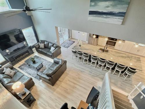 Lake Berkley House | Lake Berkley Getaway – 5BR Private Pool