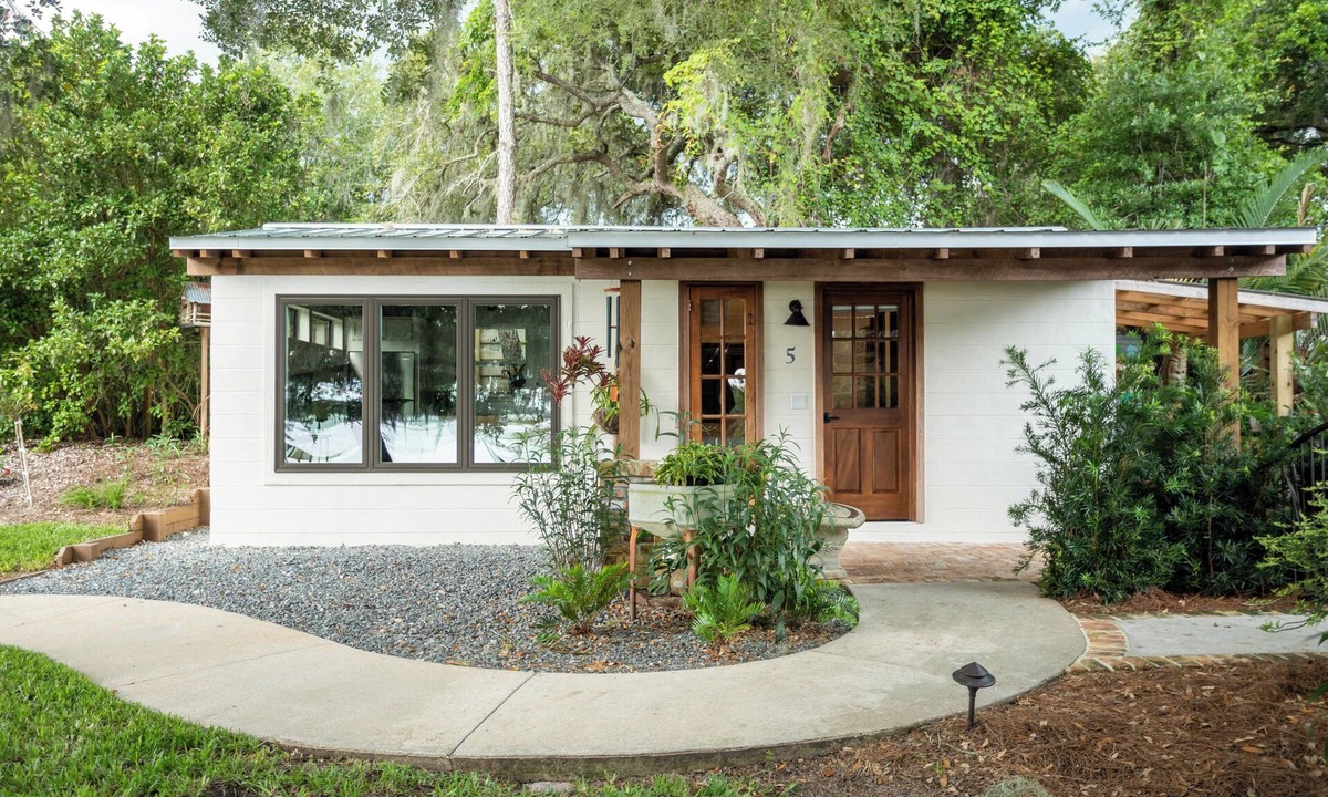 Hernando Cottage | Lake Breeze Cottage 5