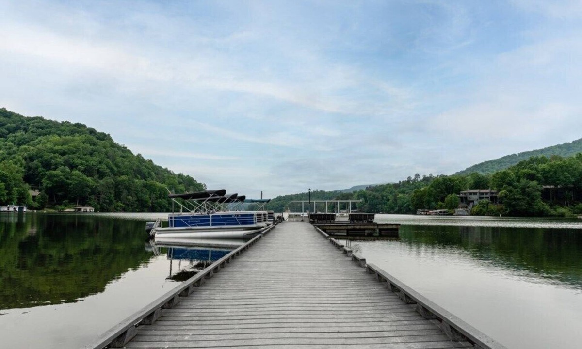 Lake Lure Condo | Lake Lure North Carolina | Couples Mountain Retreat | Pool + Lake