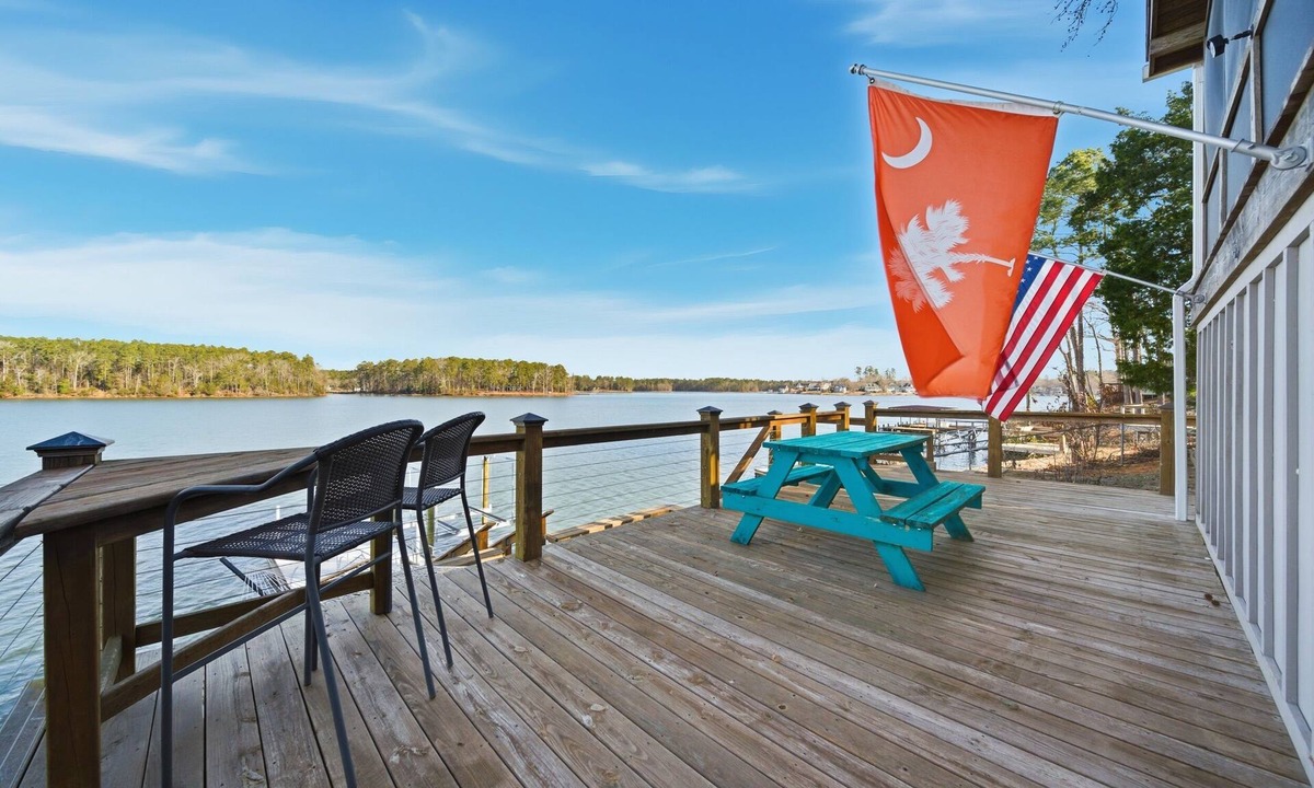Leesville House | Lake Murray retreat set on a point with deep water - Bring your boat.